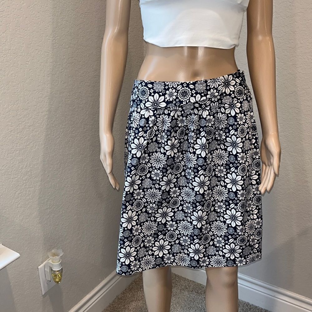 Vintage Nwot 346 Brooks Brothers floral print skirt.